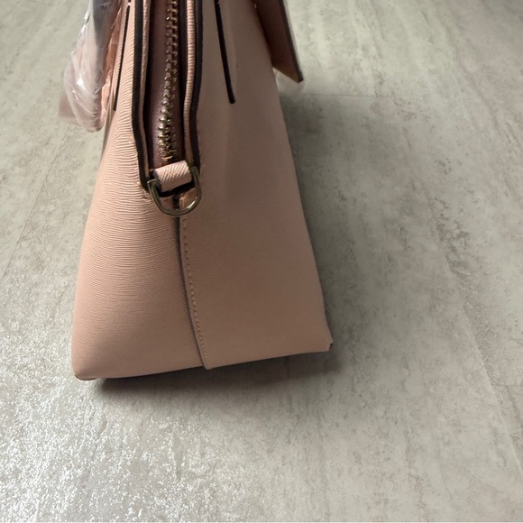 Pink Satchel purse with Double Handles and Gold heart Emblem - Picture 4 of 11